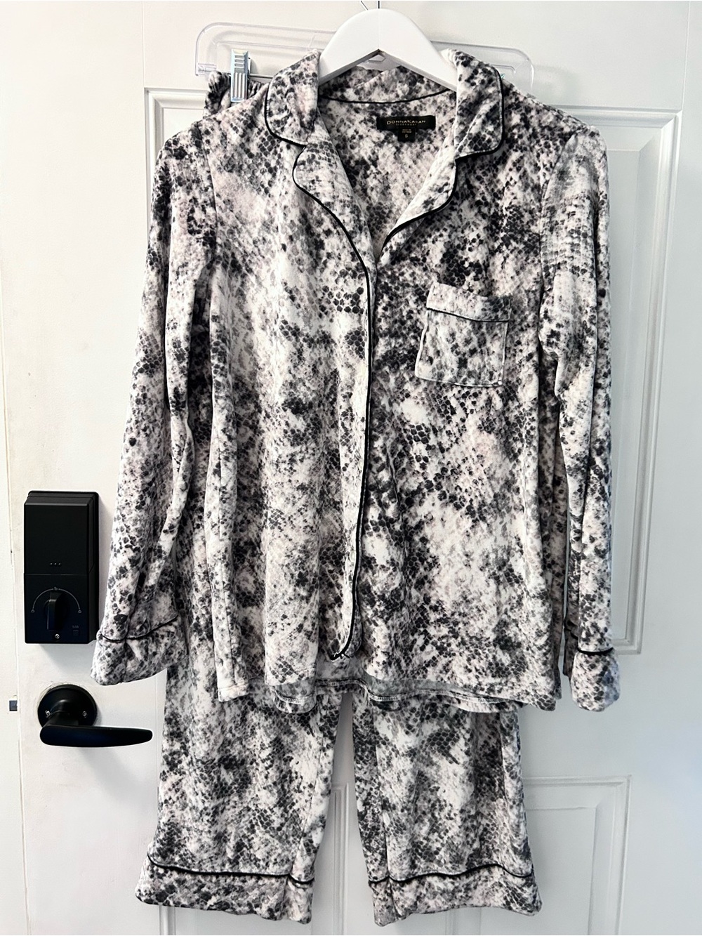 Donna Karen Women’s Black & White Marble Print Pajama Set - Unknown Brand